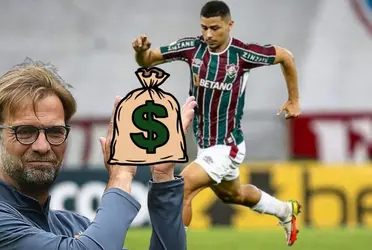 Liverpool might be interested on signing the brazilian midfielder 