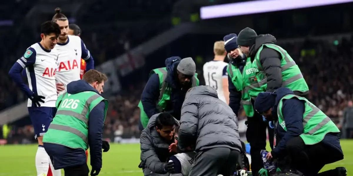 Bentancurt was left on the ground after fighting for the ball in the air with a Liverpool player, he had a clash of heads