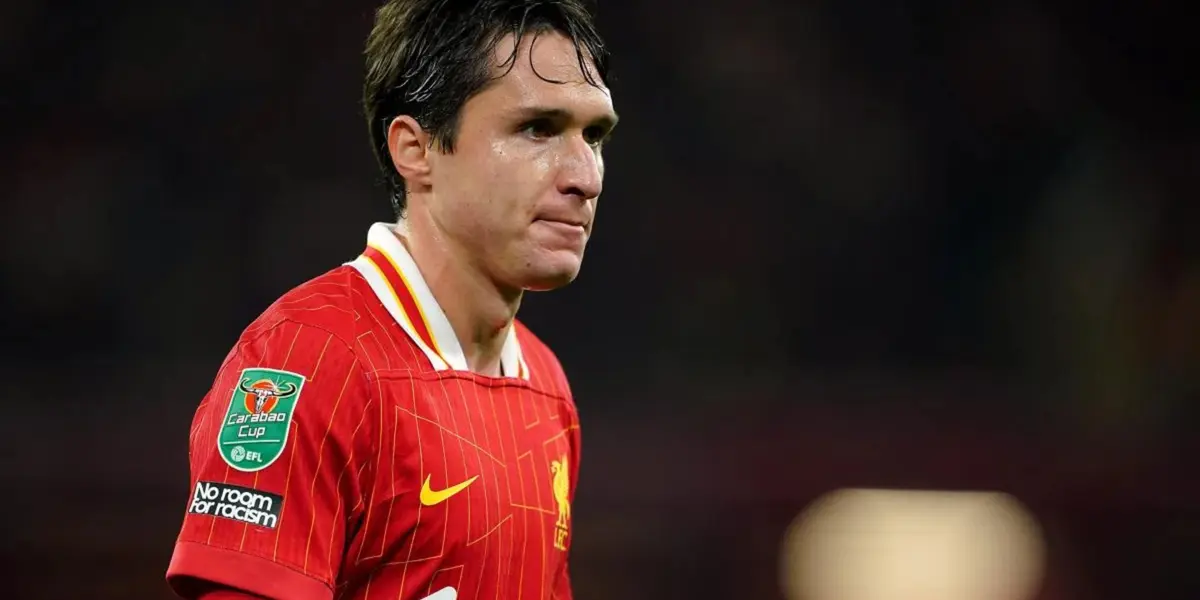 Despite rumors of his departure, Chiesa wants to stay at Liverpool.