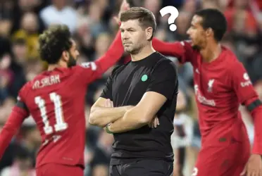 Salah celebrating with Matip and Steven Gerrard